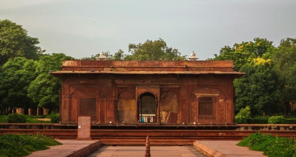 8 Days Golden Triangle Tour with Udaipur & Chittorgarh photo 2