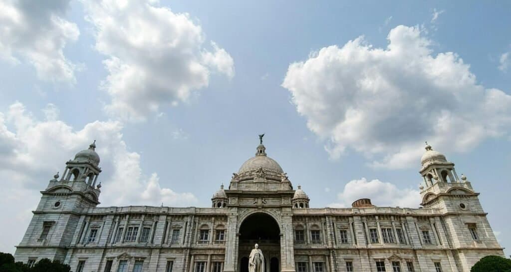 6 Days Buddhist Tour of India photo 2