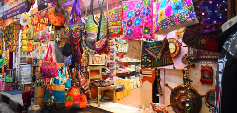 Shopping in Agra: The Only Guide You Need for Handicrafts, Marble, and Textiles